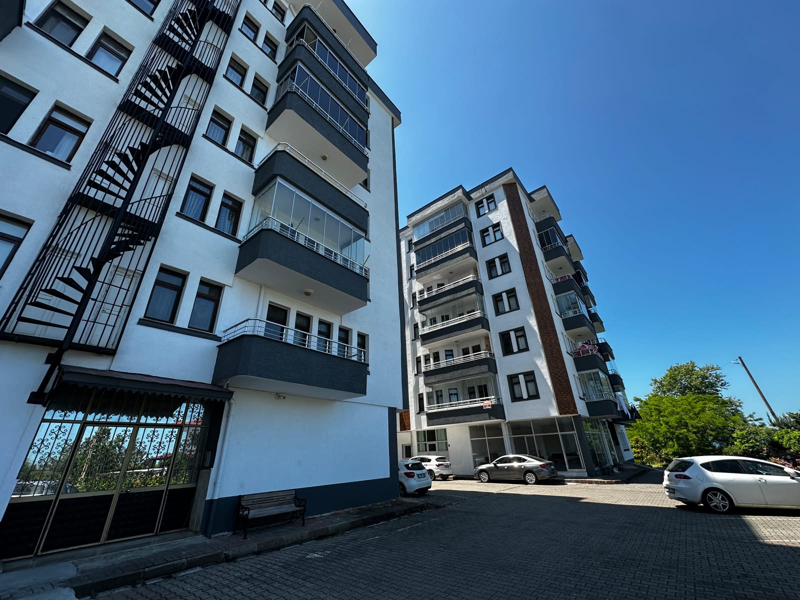 MABEL'DEN IŞIKKENT SİTESİNDE ASANSÖRLÜ İÇİ YAPILI 3+1 DAİRE